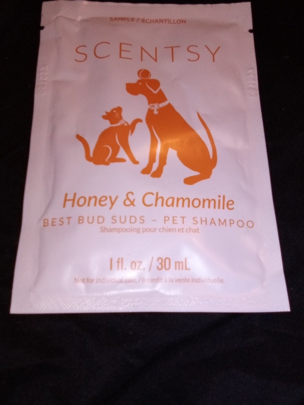 Scentsy Honey & Chamomile Pet Shampoo Sachet - White & Orange Packaging